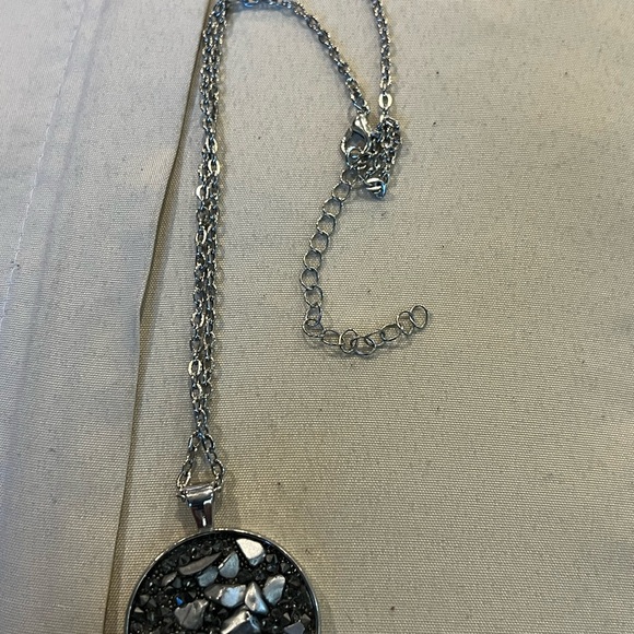 Silver Rhinestone Adjustable Lotus Floral Pendant Long Necklace - Picture 8 of 8